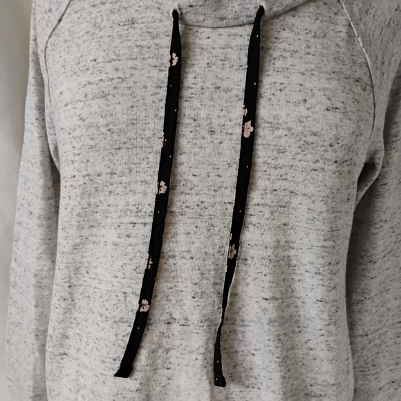 Womens Cowl Neck Gray Knit Sweatshirt Over Floral Chiffon Blouse Layered Look - Picture 5 of 16